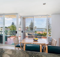 Castillo Del Mar 10 - Lake View Roof Terrace with Spa - South Australia Travel