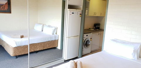 Cedarwood Apartments - South Australia Travel 3