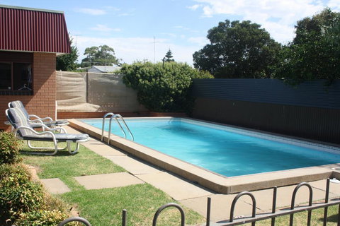 Century Motor Inn - South Australia Travel 1