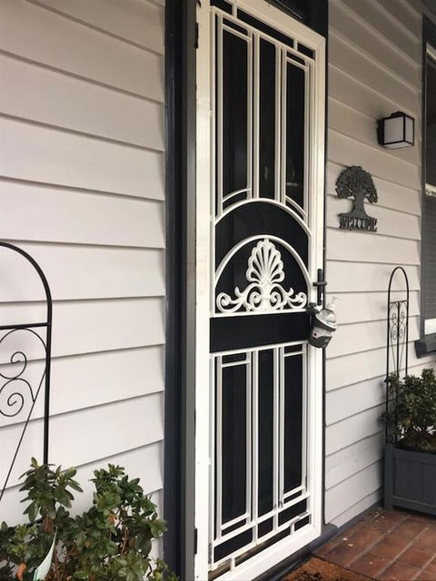 Charming Miners Cottage In The Hip City Of Geelong - South Australia Travel 1