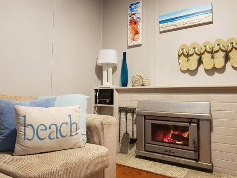 CHILL-OUT BEACH HOUSE @ FORSTER - South Australia Travel 3
