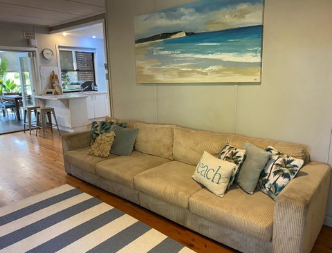 CHILL-OUT BEACH HOUSE @ FORSTER - South Australia Travel 2