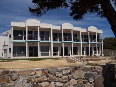 Christies Seahorse Holiday Townhouses - South Australia Travel 0