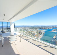 Circle On Cavill 52nd Floor Spacious Skyhome Apartment - South Australia Travel