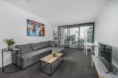 CITY APARTMENT And FREE CITY TOUR BUS NEARBY - South Australia Travel 2