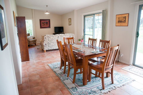 Clarendon Chalets - South Australia Travel 3
