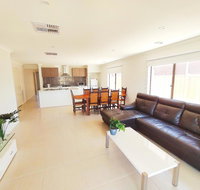Comfortable 5BR House 6mins to Werribee Station.Great Ocean Road tourist stopover - South Australia Travel