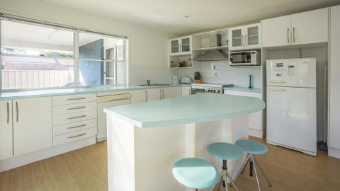 Conley Ave 8 Pet Friendly - OUTSIDE Only - South Australia Travel 2