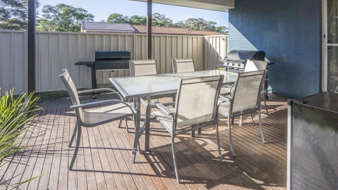 Conley Ave 8 Pet Friendly - OUTSIDE Only - South Australia Travel 0