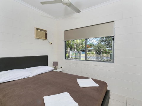 Connemara Beachside Cottage - South Australia Travel 1