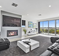 CONROE EXECUTIVE TOWNHOUSE - MODERN  STYLISH