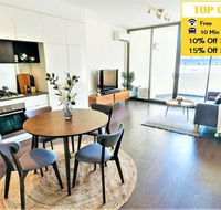 Convenient  Cozy 1BR next to Mall. 10 min to CBD