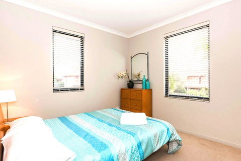 Coode Street Townhouse - South Australia Travel 2