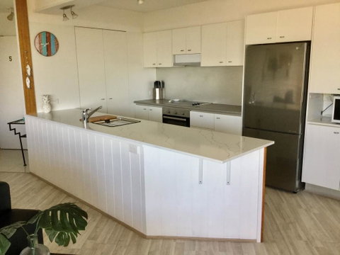 Coolum Beach Resort - South Australia Travel 1