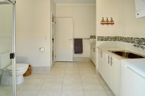 Coolum Street 41, Dicky Beach - South Australia Travel 2