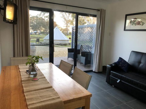Coonawarra Cabins Unit D - South Australia Travel 1