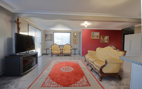 Cottage In The Country - South Australia Travel 1