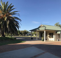 Country Gardens Motor Inn - South Australia Travel