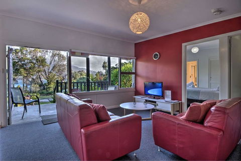 Cove Beach Apartment 1 - South Australia Travel 0