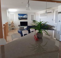 Cozzys Condo Luxury Beach House - South Australia Travel