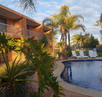 Crystal Fountain Motel Albury - South Australia Travel