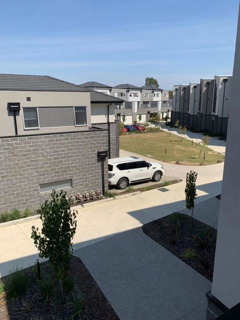 Delicate And Peaceful Bundoora Townhouse 10-R1 - South Australia Travel 3