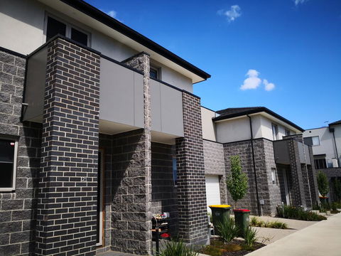 Delicate And Peaceful Bundoora Townhouse 20-R2 - South Australia Travel 1