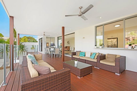 Deluxe On Water - South Australia Travel 1