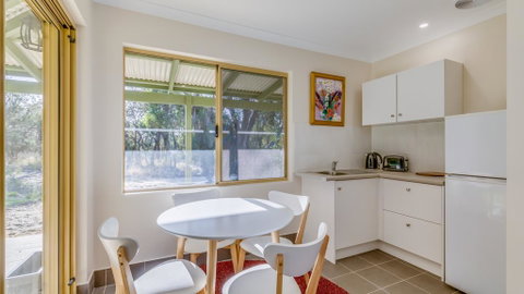 Devonleigh Bed And Breakfast - South Australia Travel 0