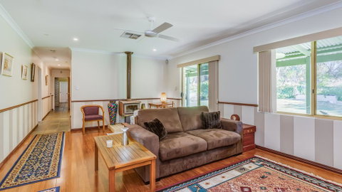 Devonleigh Bed And Breakfast - South Australia Travel 1