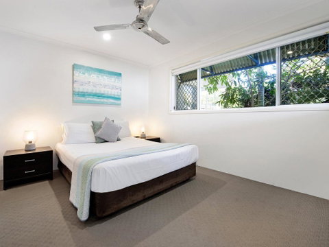 Diamond Beach 3 Bedroom Poolside Apartment - South Australia Travel 1