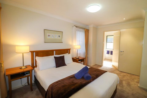 Dollarbird Treetops Townhouse - South Australia Travel 3