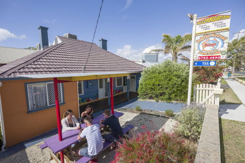 Dolphin Retreat Bunbury YHA - South Australia Travel 1