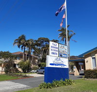 Dolphins of Mollymook Motel and Fifth Green Apartments - South Australia Travel