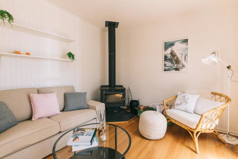 DOVESTONES BY THE SEA - INVERLOCH - South Australia Travel 0