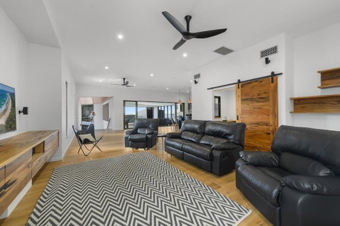 Due North Beach House - South Australia Travel 2