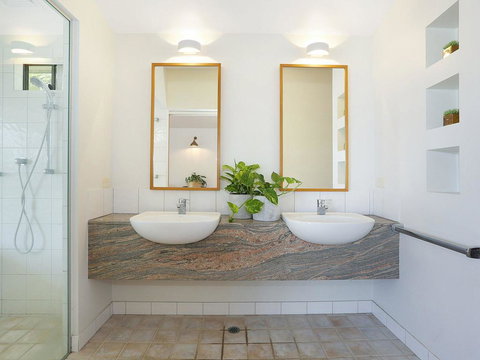 EAST COAST ESCAPES - Lighthouse Studio - South Australia Travel 3