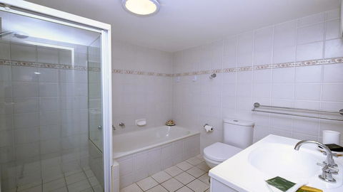 Ebbtide 3 - On Main Beach! - South Australia Travel 3