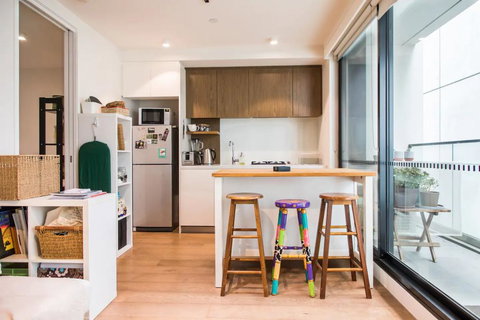 Eclectic 1 Bedroom South Yarra Hideaway - South Australia Travel 2