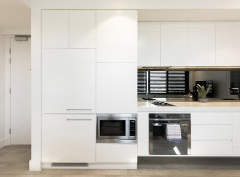 EIGHT TWO NINE TWO III: BONDI BEACH - South Australia Travel 1