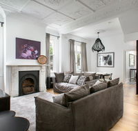 Elegant 3-Bed Heritage House near Parks and Cafes