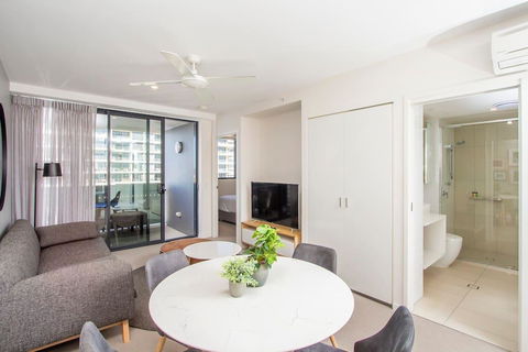 Elite Elegance 2BR@Hamilton APT With Parking - South Australia Travel 2
