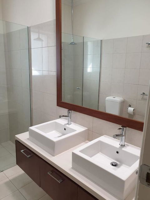 Elizabeth House - South Australia Travel 3