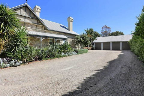 Elizabeth House - South Australia Travel 2