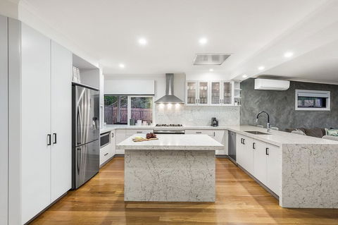 Ellerina Sea Vista Luxury Family Retreat With Sauna, Pool, Amazing Water Views, Walk To Beach - South Australia Travel 2