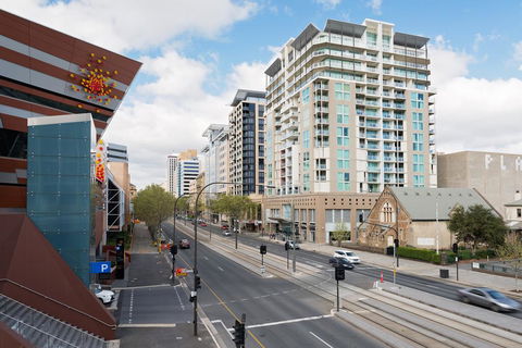 Embassy Apartment North Terrace - South Australia Travel 0