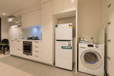 Eporo Tower 1 Bedroom Modern Apartment Central CBD - South Australia Travel 3