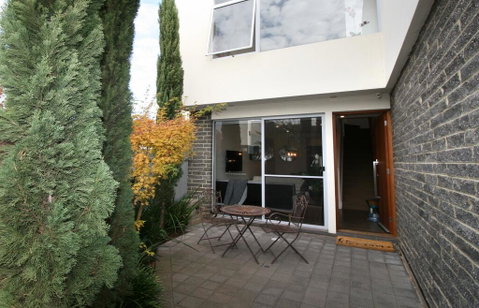 EROS City Fringe - Wifi, Wine, Netflix, Pets OK And Park Views! - South Australia Travel 3