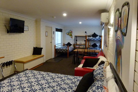 Esk Wivenhoe Motor Inn - South Australia Travel 3