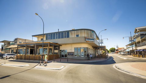Esplanade Hotel Adelaide - South Australia Travel 0